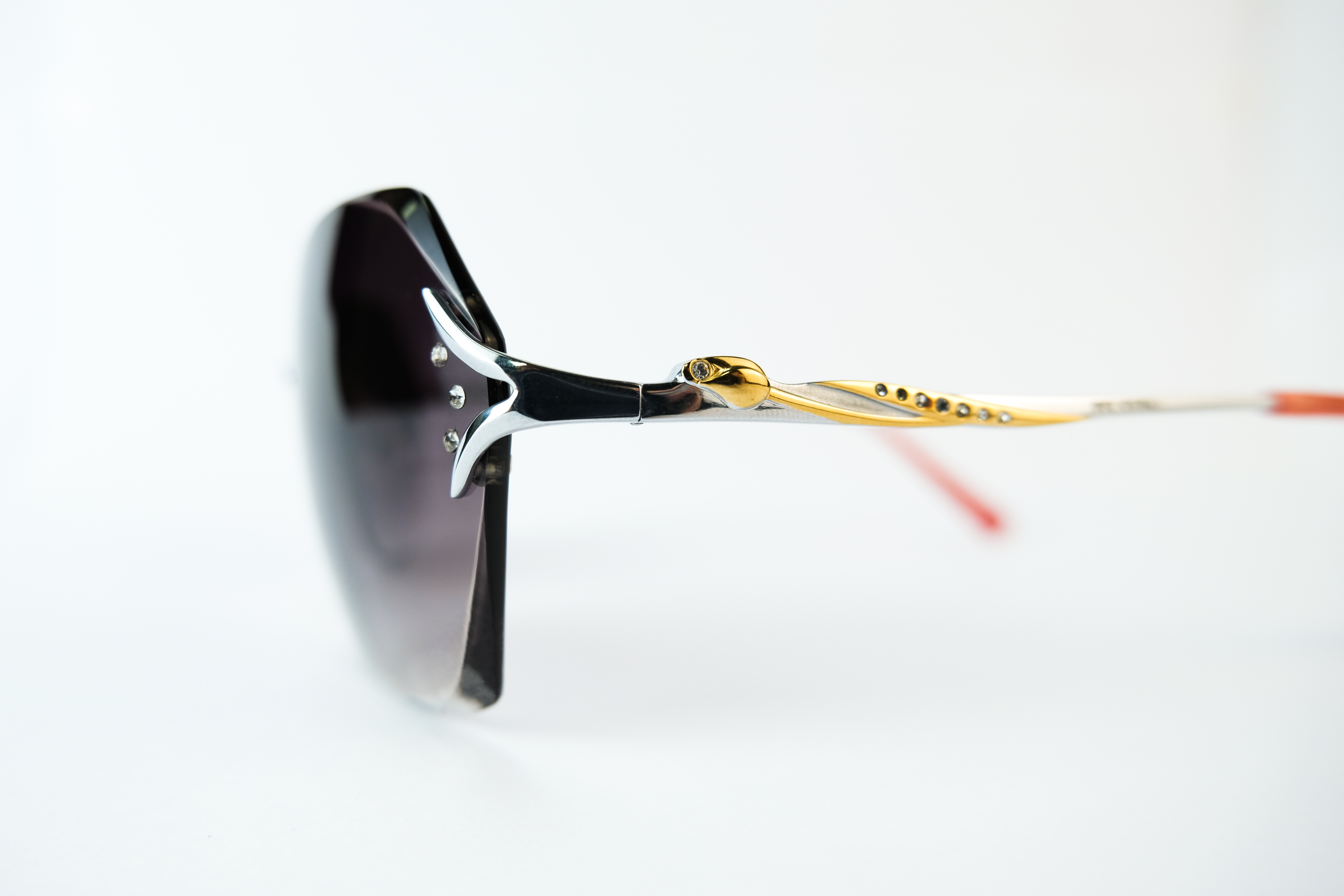 Metallic floral embellished Sunglasses